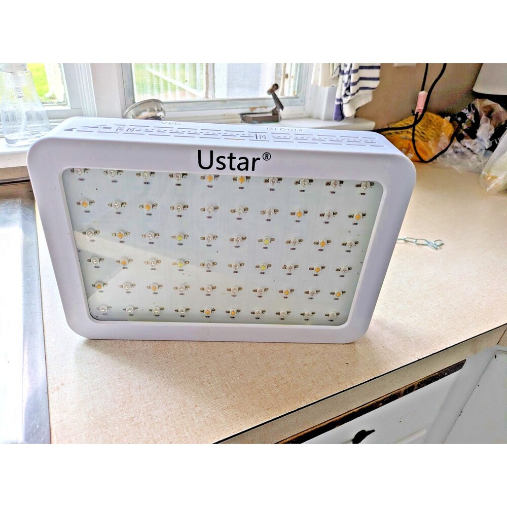 Ustar LED Grow Light Full Spectrum Veg & Bloom Dual Switch Indoor Plant / Hanger